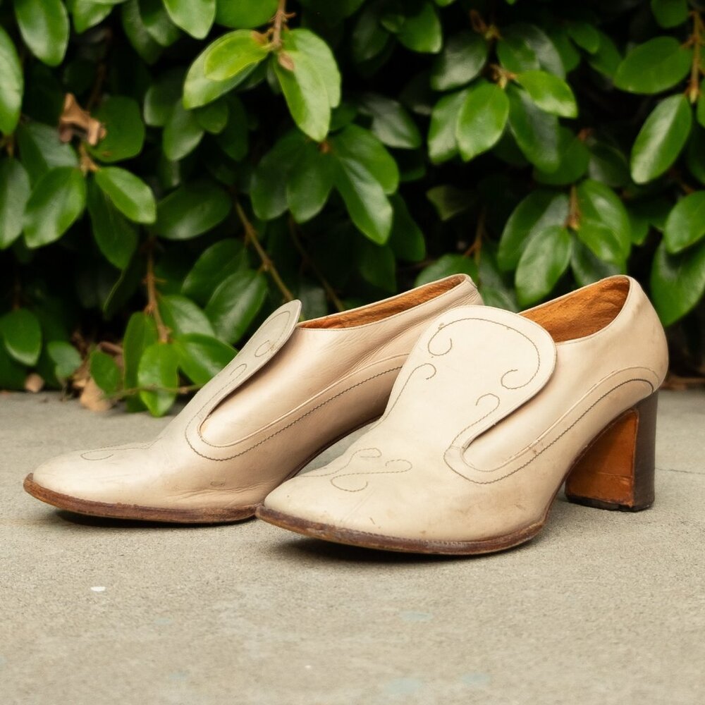 Vintage 1960s heeled loafer / mule